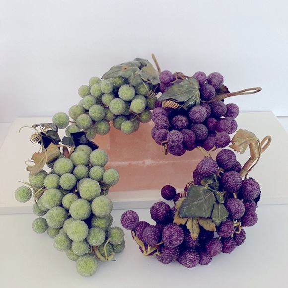 Vintage glass micro beaded faux grapes- set of 4 clusters - Picture 4 of 16